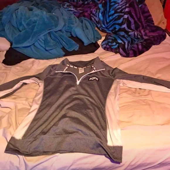 Pink pullover - Picture 1 of 1